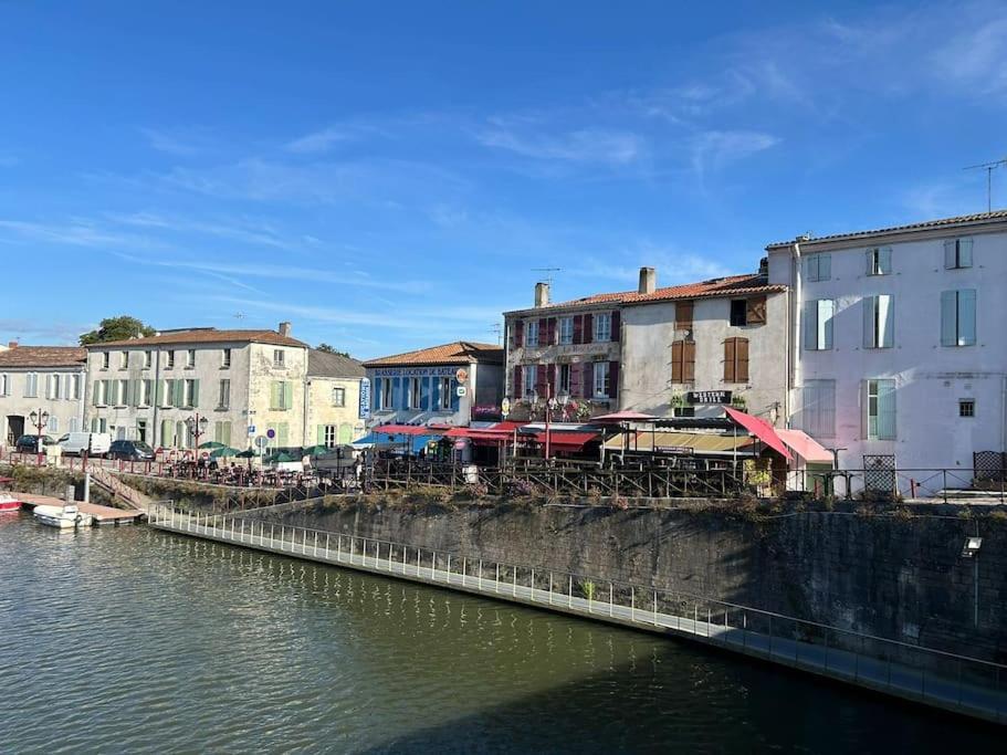 Maison De La Greve - Coeur De Marans Avec Cour Hébergement de vacances Marans (Charente-Maritime)