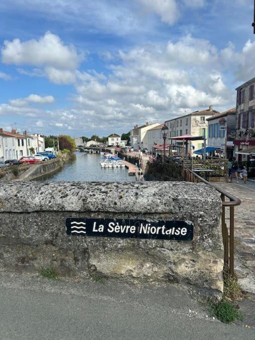 Maison De La Greve - Coeur De Marans Avec Cour Hébergement de vacances Marans (Charente-Maritime)